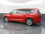 New 2026 Chrysler Pacifica Select image 5