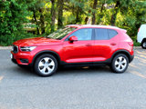 Used 2022 Volvo XC40 T5 Momentum image 2