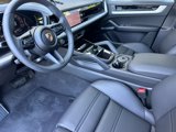New 2025 Porsche Cayenne Coupe image 4