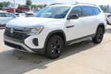 New 2026 Volkswagen Atlas Peak Edition image 3