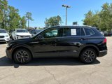 Used 2022 Volkswagen Tiguan SE w/ Panoramic Sunroof Package image 6