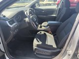 Used 2023 GMC Acadia SLE w/ Driver Convenience Package image 4