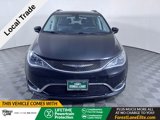 Used 2017 Chrysler Pacifica Touring-L image 2