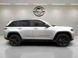 Used 2023 Jeep Grand Cherokee Altitude image 3