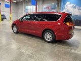 New 2025 Chrysler Pacifica Select image 3
