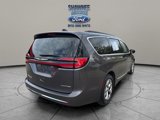 Used 2023 Chrysler Pacifica Limited image 5