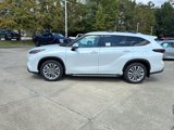 New 2025 Toyota Highlander Platinum image 2