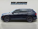 Used 2022 Volkswagen Tiguan SE w/ Panoramic Sunroof Package image 4