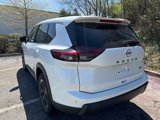 Used 2024 Nissan Rogue SV image 5