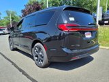 New 2025 Chrysler Pacifica Limited image 4