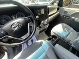 Used 2017 Toyota Sienna XLE Premium image 5