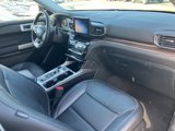 Used 2023 Ford Explorer Limited image 3