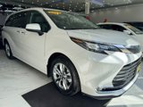 Used 2024 Toyota Sienna XLE image 3