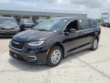 New 2025 Chrysler Pacifica Select image 3