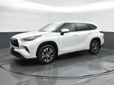 Used 2022 Toyota Highlander XLE image 3