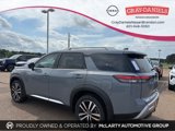 New 2025 Nissan Pathfinder Platinum image 2