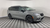 New 2025 Chrysler Pacifica Limited image 2