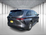 Used 2021 Toyota Sienna XLE image 3