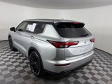 Used 2022 Mitsubishi Outlander SEL Black Edition image 5