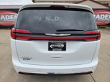 Used 2023 Chrysler Pacifica Touring-L image 6