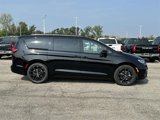 New 2026 Chrysler Pacifica Limited image 2