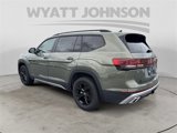 New 2025 Volkswagen Atlas Peak Edition SE image 3
