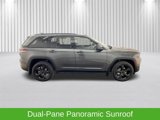 Used 2022 Jeep Grand Cherokee Limited w/ Luxury Tech Group II image 5