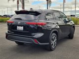 Used 2022 Toyota Highlander XLE image 5