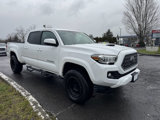 Used 2018 Toyota Tacoma TRD Sport image 2