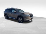 New 2025 Nissan Pathfinder Platinum image 6