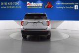 Used 2022 Ford Explorer XLT image 4