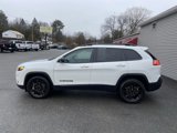 Used 2023 Jeep Cherokee Altitude Lux image 2