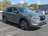 New 2025 Nissan Pathfinder Platinum image 2