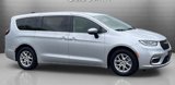 Used 2023 Chrysler Pacifica Touring-L image 3