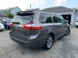 Used 2018 Toyota Sienna XLE image 5