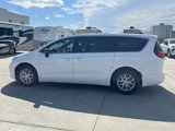 Used 2025 Chrysler Pacifica Select image 6