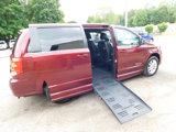 Used 2018 Dodge Grand Caravan SXT image 3