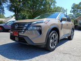 Used 2024 Nissan Rogue SV image 2