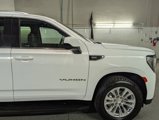 Used 2023 GMC Yukon XL SLE w/ Gmc Pro Safety Plus Package image 5