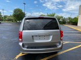 Used 2017 Dodge Grand Caravan SE image 4