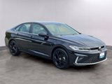 Used 2025 Volkswagen Jetta SE image 3