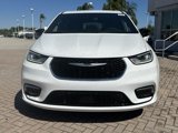 New 2025 Chrysler Pacifica Select image 3