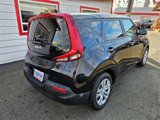 Used 2022 Kia Soul LX image 3