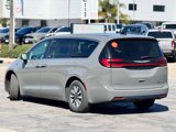 Used 2023 Chrysler Pacifica Touring-L image 2