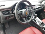 Used 2025 Porsche Macan image 4