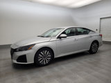 Used 2023 Nissan Altima 2.5 SV image 2
