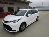 Used 2023 Toyota Sienna LE image 4