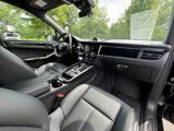 Certified 2024 Porsche Macan image 4