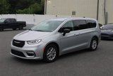 Used 2024 Chrysler Pacifica Touring-L image 4