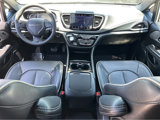 Used 2023 Chrysler Pacifica Limited w/ S Appearance Package image 4